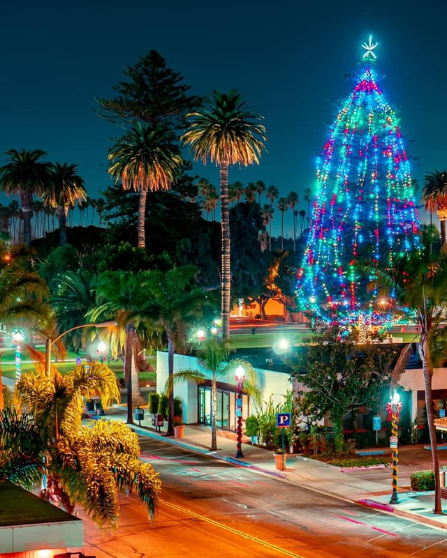 Image for Oxnard Tree Lighting Celebration and Holiday Market