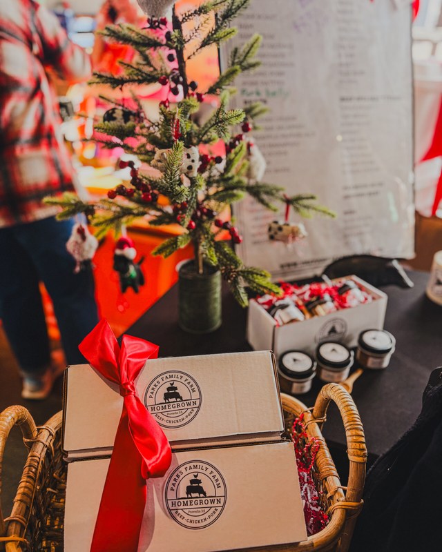 Image for Downtown Lee's Summit Farmers Market Holiday Mart
