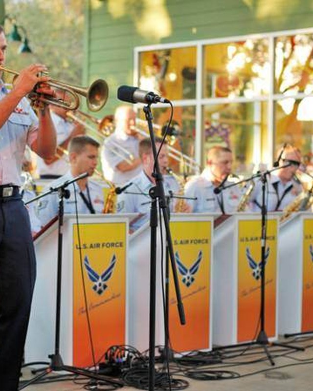Image for Jazz Festival Vendors and Music in Nut Tree