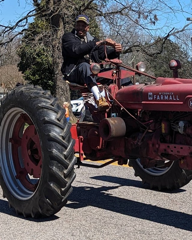 Image for Amelia Tractor Parade and Barn Bash