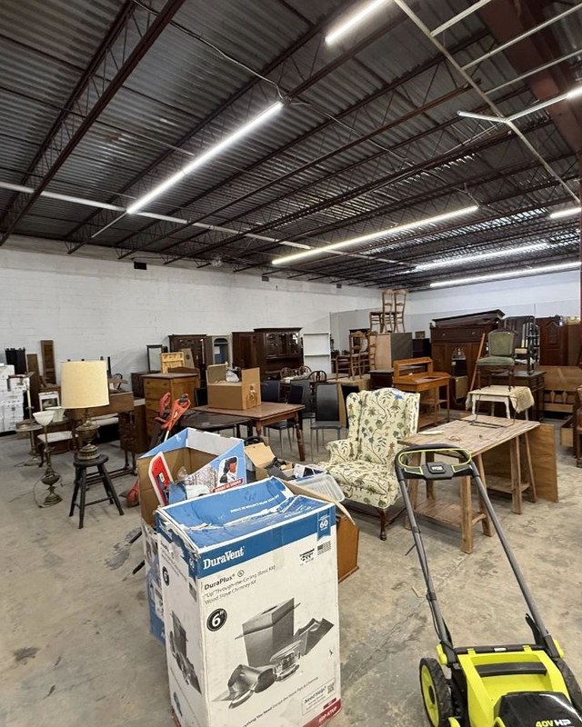 Image for 100 Mile Yard Sale – 1AuctionManRVA Vendor Stop