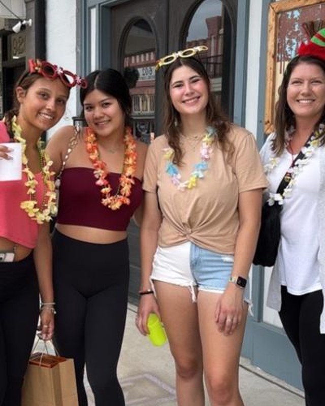 Image for Christmas in July: Lemonade Crawl