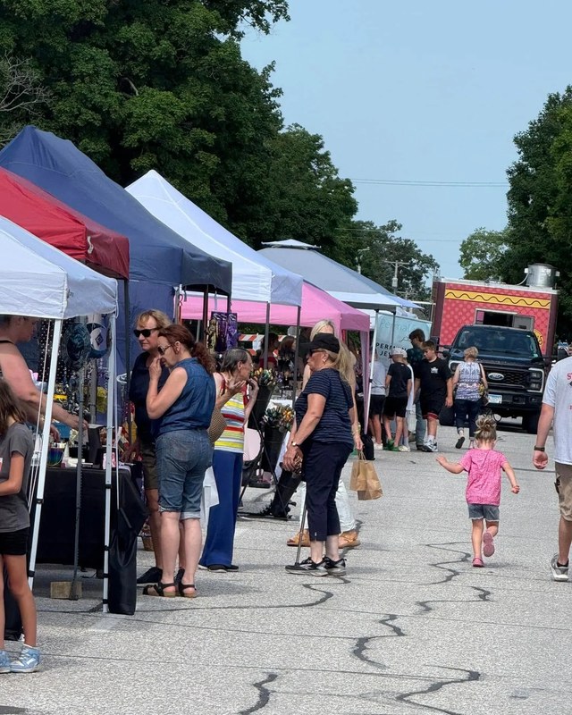 Image for Clive's Holiday Craft, Vendors, Boutiques and More Shopping Extravaganza