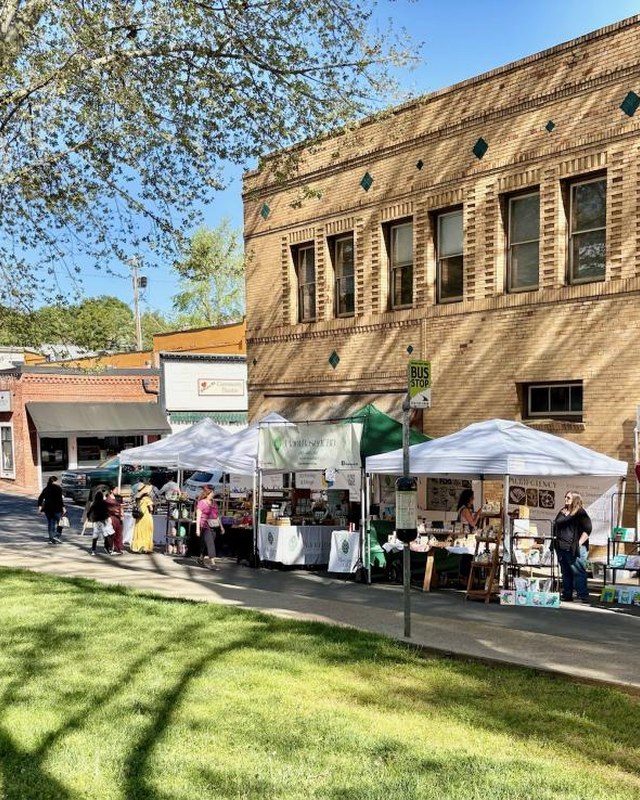 Image for 2nd Saturday Vendor Market at Courthouse Park