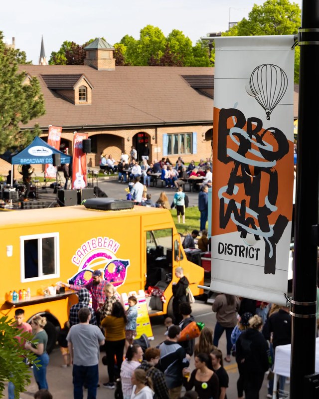 Image for Farmers' Market on Broadway