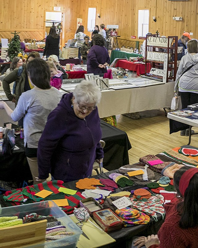 Image for Mapleton Daze Fall Craft & Vendor Fair