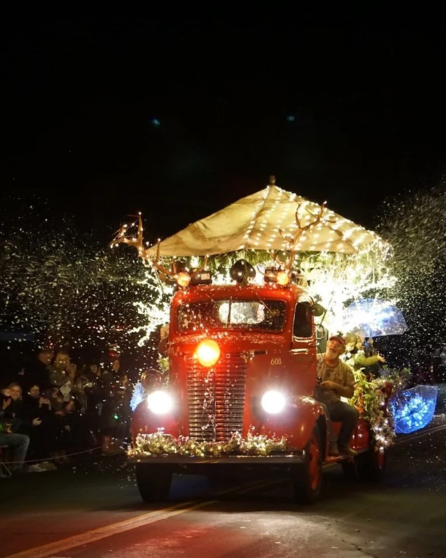 Image for Winters Tractor Parade & Festival