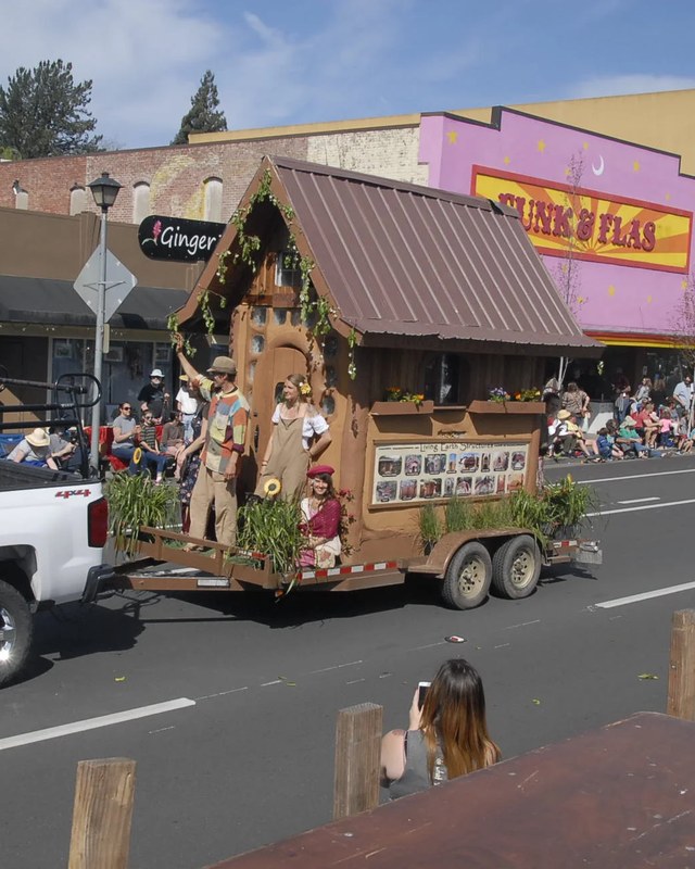 Image for Sebastopol Apple Blossom Festival & Parade