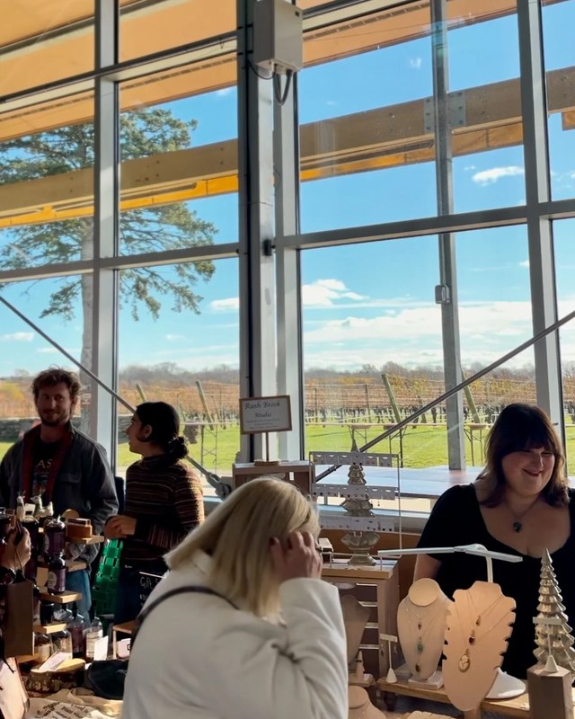 Image for Holiday Market Sip & Shop at Newport Vineyards