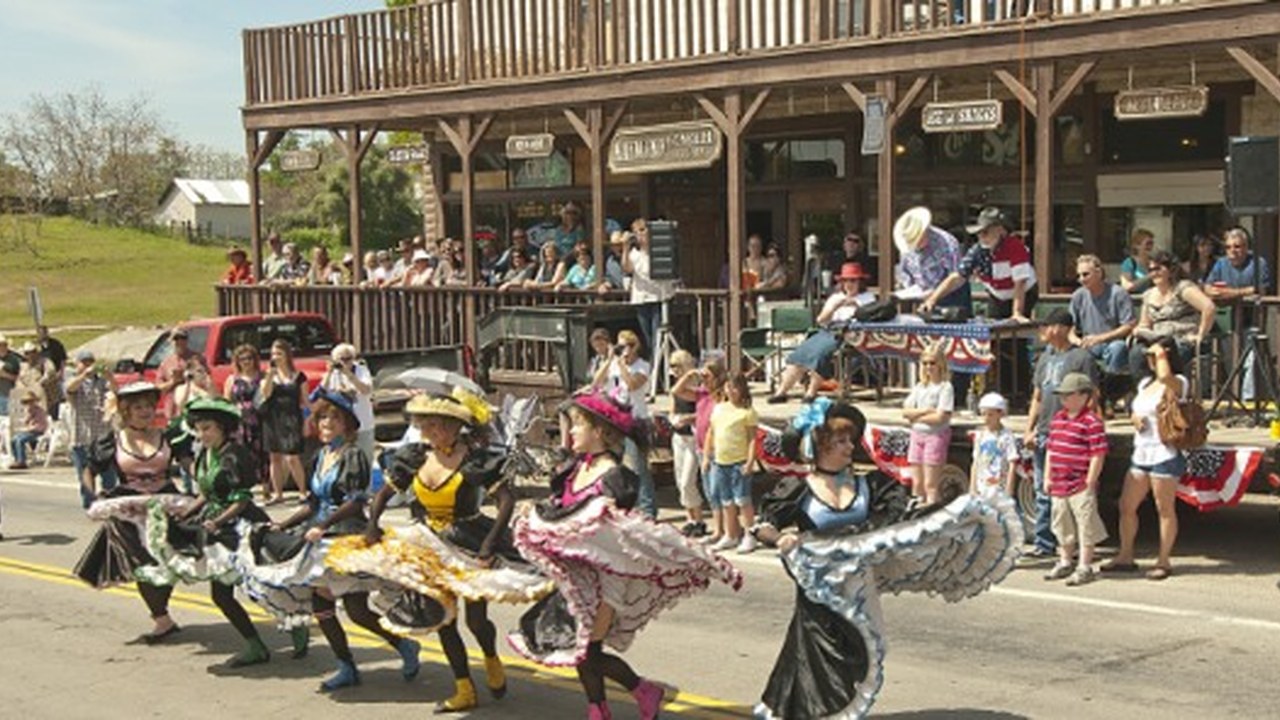 Image for Annual Raymond Parade & Craft Fair