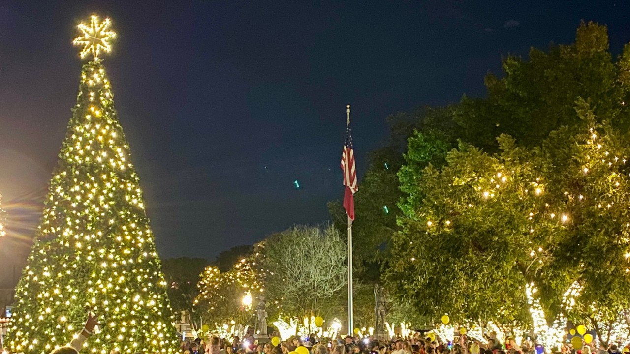 Image for Downtown Lighting & Santa's Arrival 2026